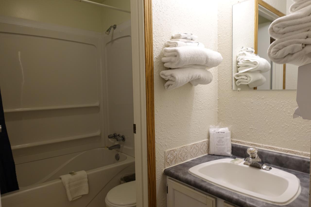 Armada Inn Motel Unity Zewnętrze zdjęcie